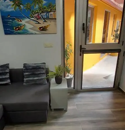 Con Patio Cerca De La Playa Διαμέρισμα