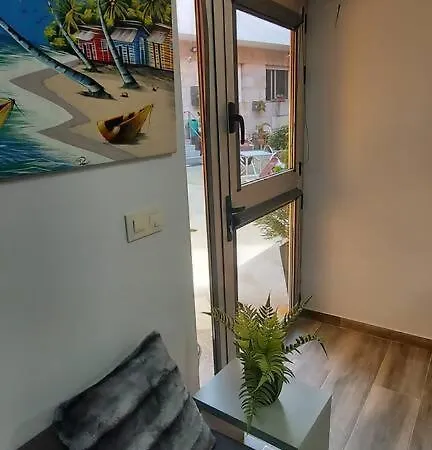 Con Patio Cerca De La Playa Διαμέρισμα